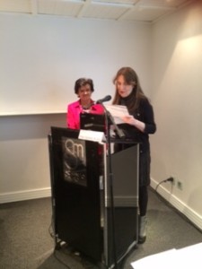 Sara Navarro, nuestra Presidenta, presentó a Pilar Gómez-Acebo.