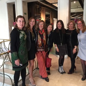 Rosa Urbón con Sara Navarro y algunas de las integrantes de la Junta Directiva de OMEP (Organización de Mujeres Empresarias y Profesionales de Murcia)